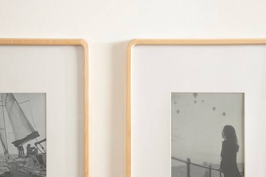 Kate and Laurel 16" x 20" Inglewood Picture Frames with 8" x 10" Mat
